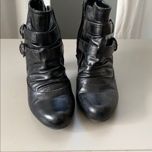 Hot kiss black bootie